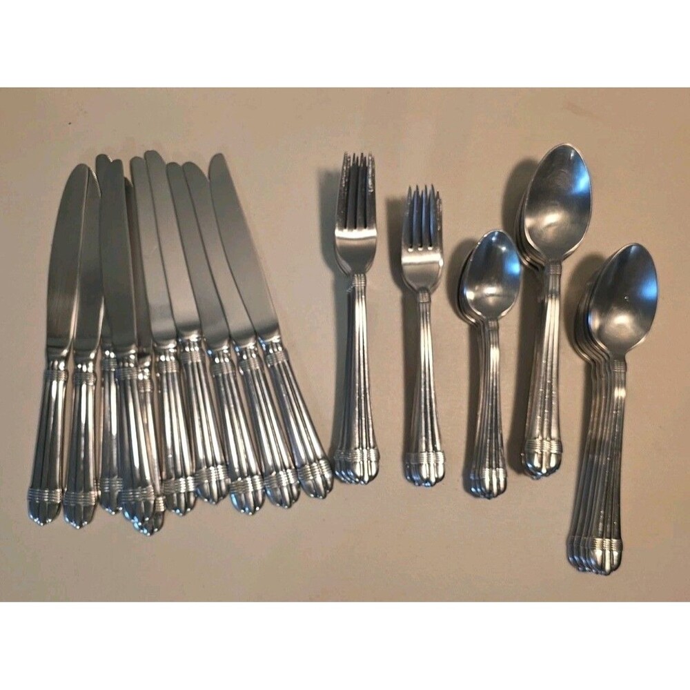 Linear Ridges Odyssey Style Silverware Set - Setting For 6 - 40 Pieces - Picture 7 of 10